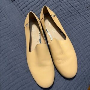 TOMS Women's Cream Loafers